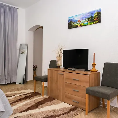 Apartment Mila-roza *