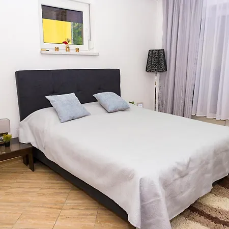 Apartment Mila-roza